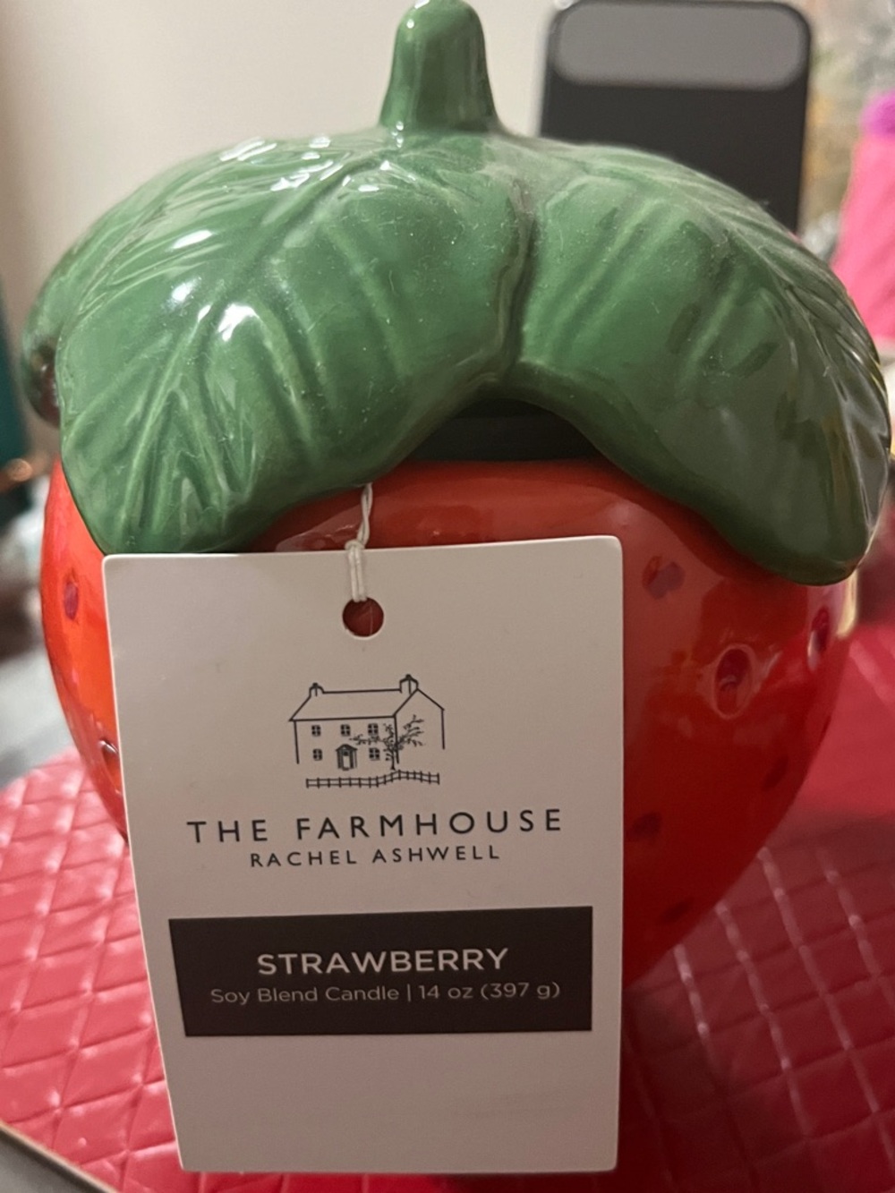 Givie !!The Farmhouse Rachel Ashwell Strawberry Jar Candle with Green Lid